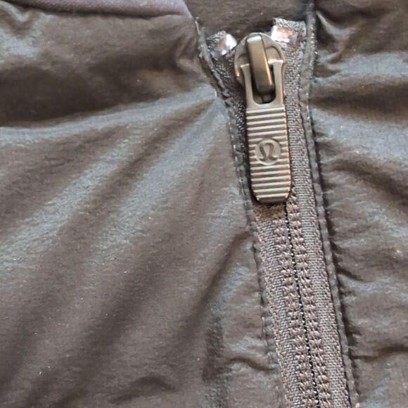 Lululemon Down & Around Vest Black 800-fill Goose Down Size 8 - Picture 6 of 13